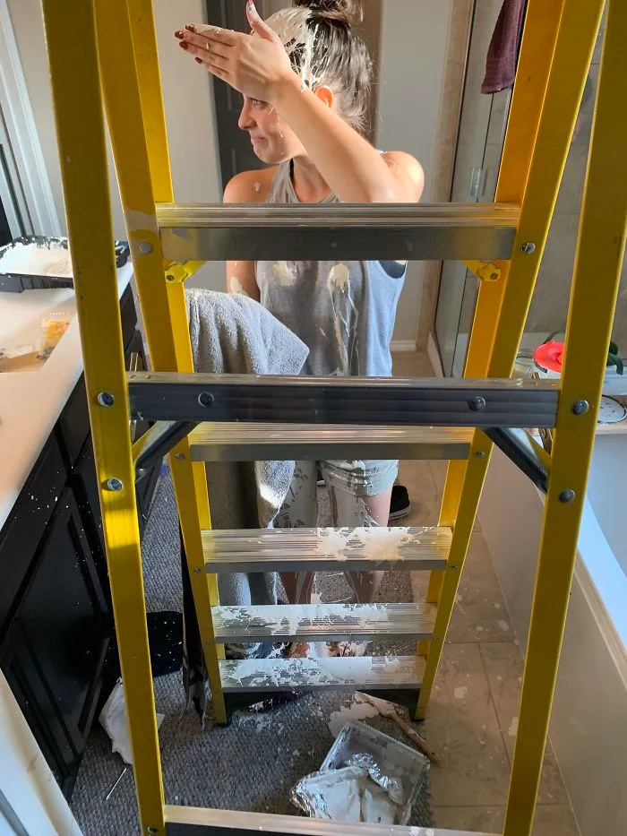 He movido la escalera y había pintura encima