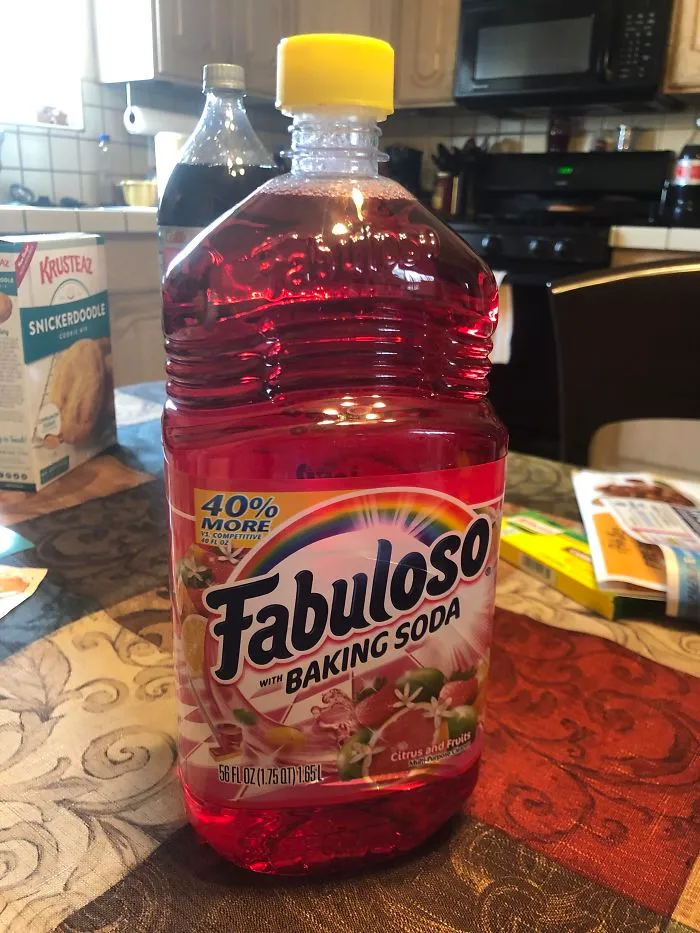 Nuestro estudiante japonés de intercambio estuvo a punto de beberse esto porque pone "soda" y sale fruta en la etiqueta