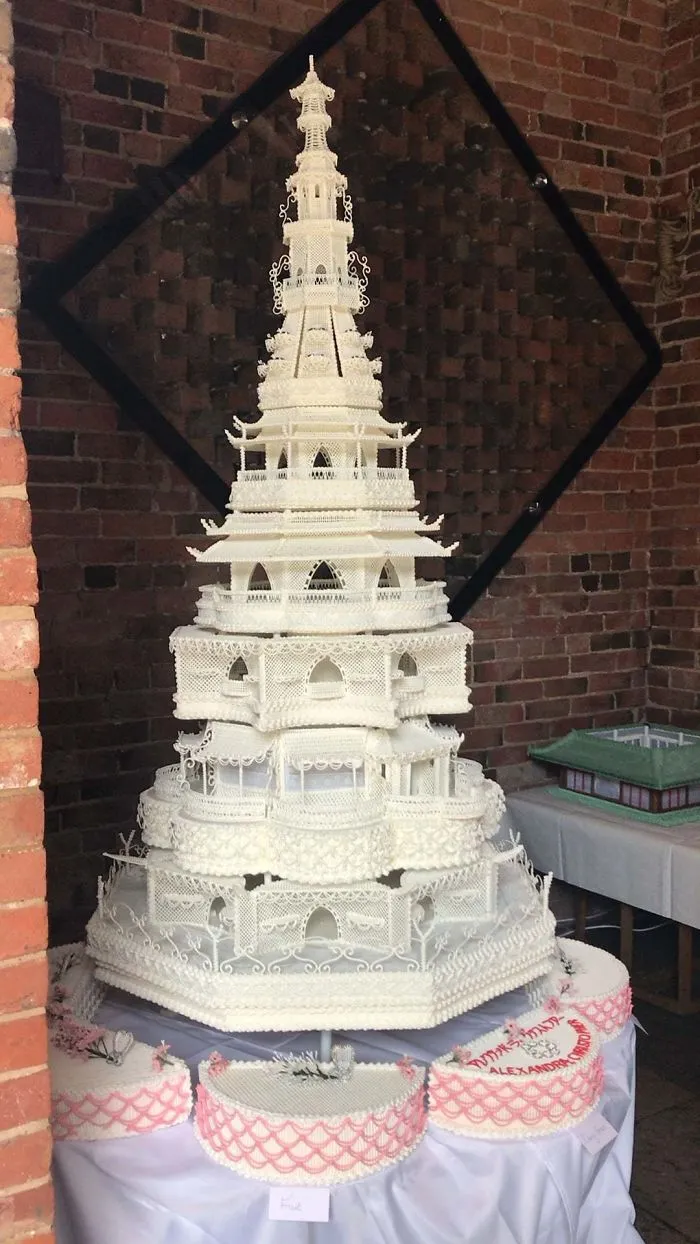Mi padre hizo por sorpresa esta tarta 100% comestible para la boda de su nieta
