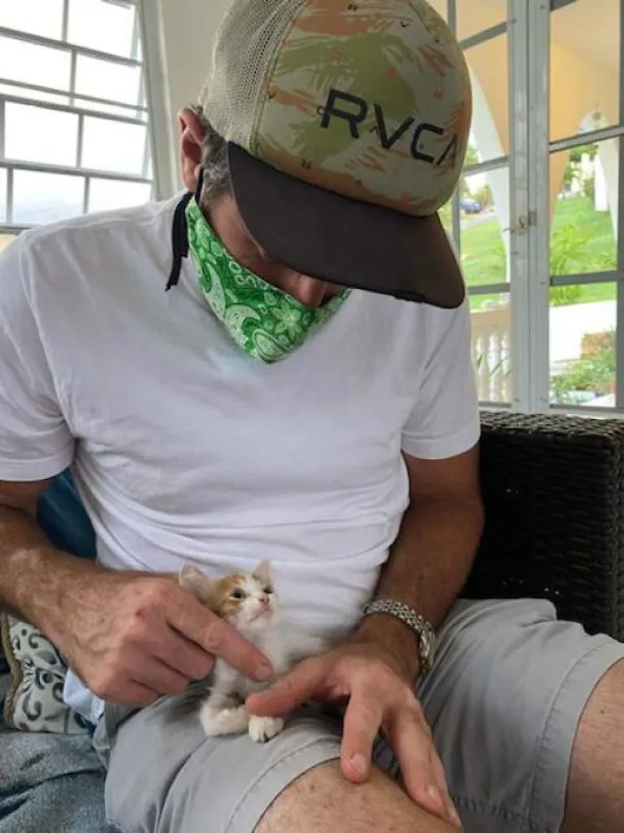 Vivo solo y ha sido difícil durante el confinamiento. Así que adopté a Bandito y la vida es mejor