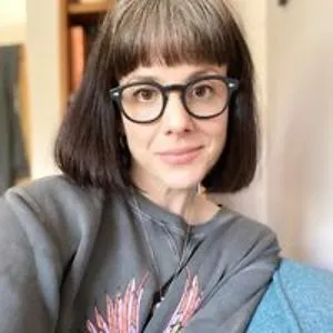Lucy Dixon