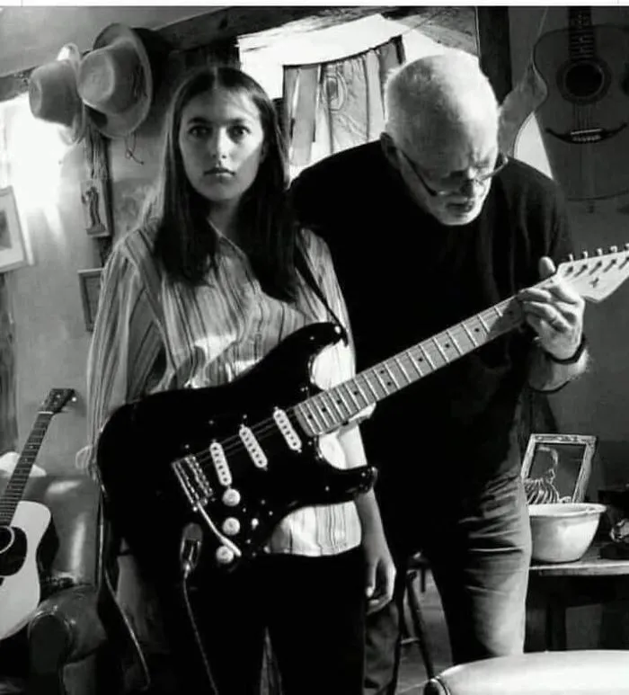 Cuando solo quieres tocar la guitarra pero tu padre estaba en Pink Floyd