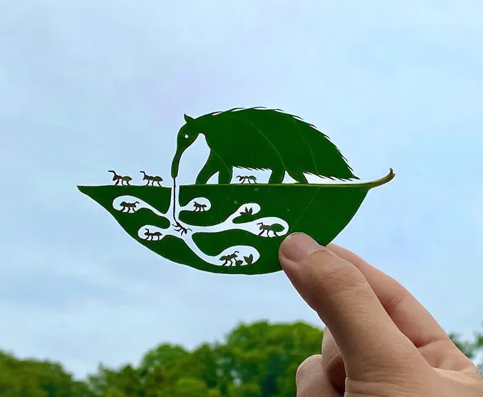 Japanese Artist Made These 30 Cute Vignettes From Leaves