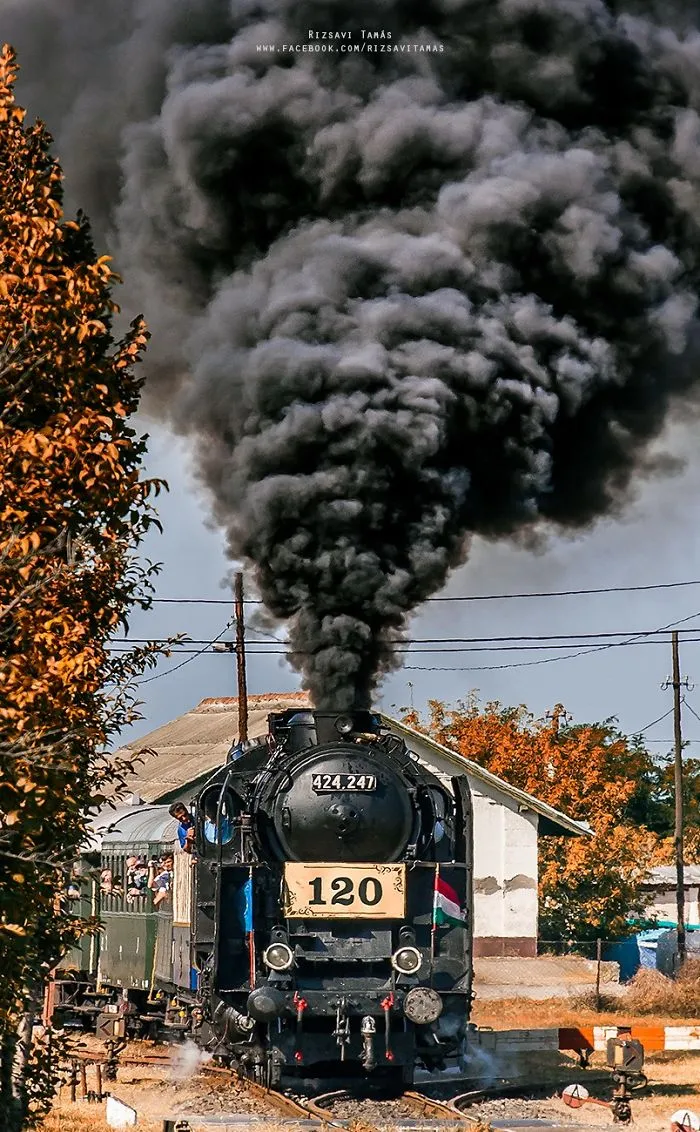 I Spent Five Years Taking Train Pictures In Exciting Places (65 Pics)