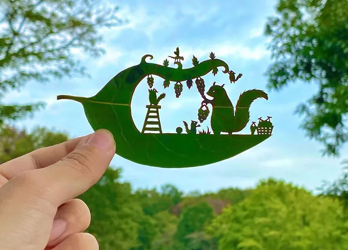Japanese Artist Made These 30 Cute Vignettes From Leaves