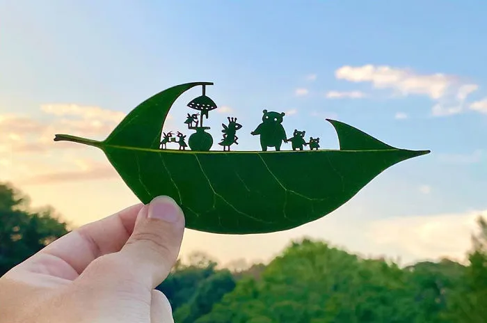 Japanese Artist Made These 30 Cute Vignettes From Leaves