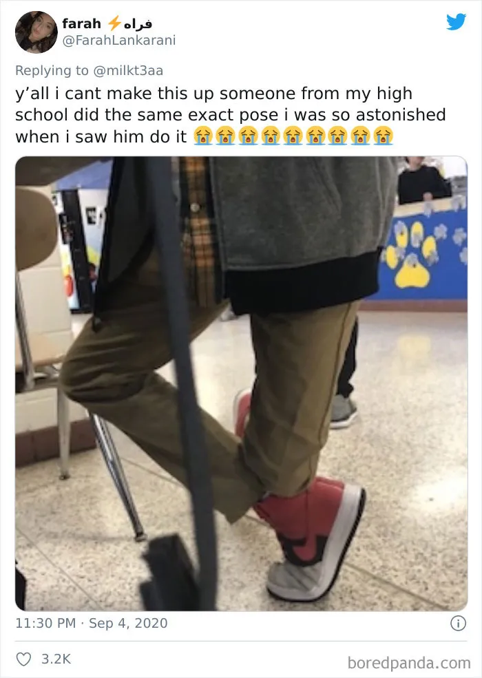 Students Are Sharing Pics Of Teachers Leaning Over And Sitting In The Weirdest Positions In Class (26 Tweets)