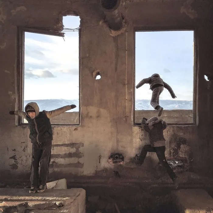 Photographer Reveals Peculiarities Of Russian Daily Life In A Unique Way