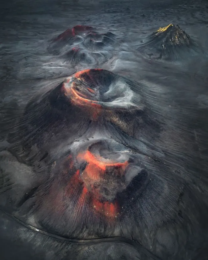 Categoría naturaleza: hilera de cráteres
