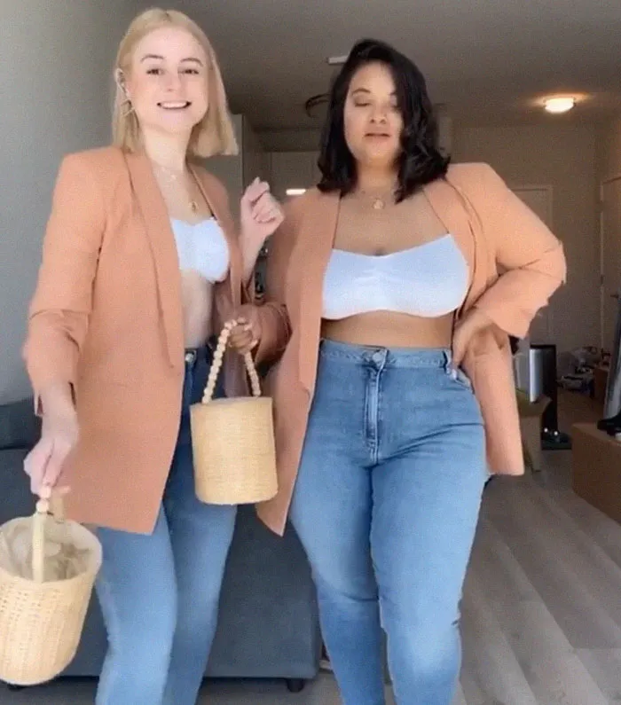 Two Friends Show How The Same Outfit Looks On Their Different Body Types (33 New Pics)