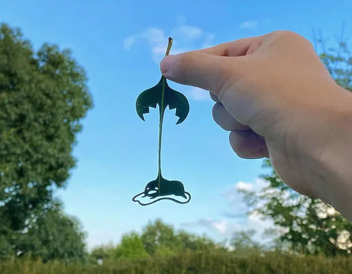 Japanese Artist Made These 30 Cute Vignettes From Leaves