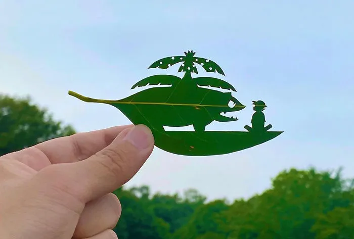 Japanese Artist Made These 30 Cute Vignettes From Leaves