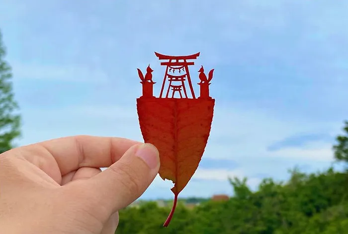 Japanese Artist Made These 30 Cute Vignettes From Leaves