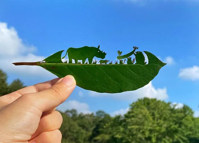 Japanese Artist Made These 30 Cute Vignettes From Leaves