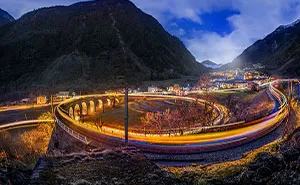 I Spent Five Years Taking Train Pictures In Exciting Places (65 Pics)