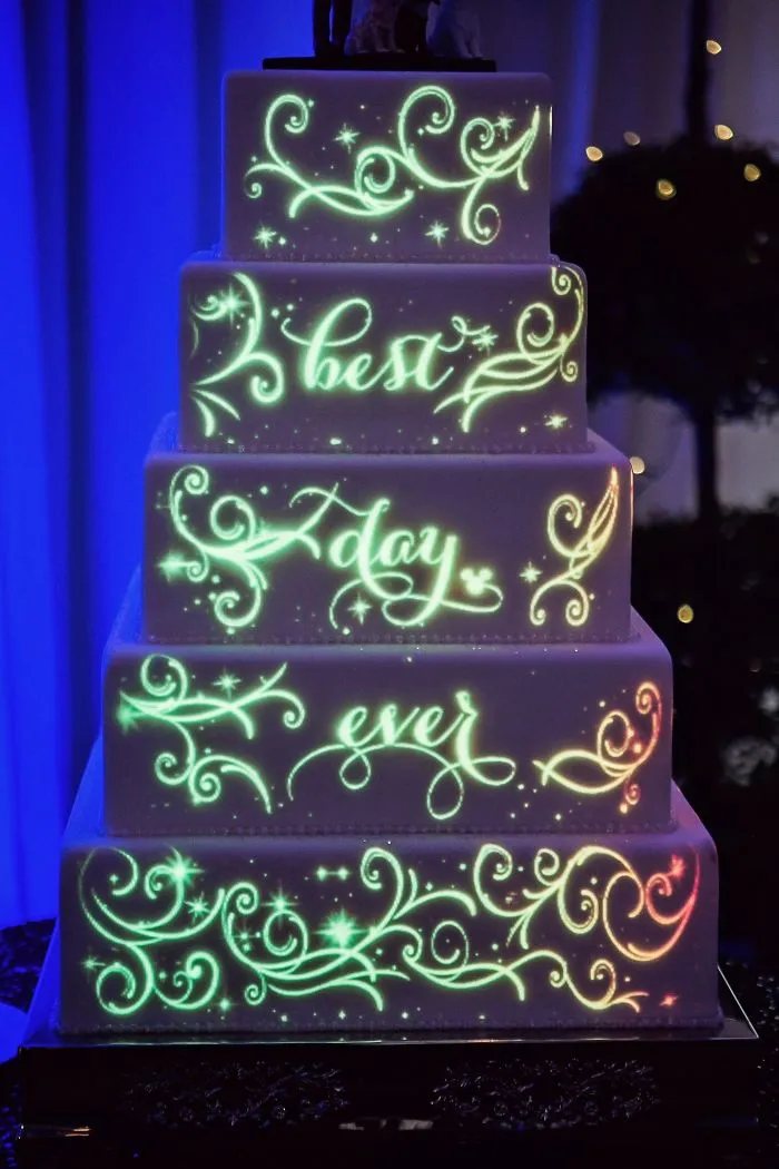 Tarta que brilla en la oscuridad