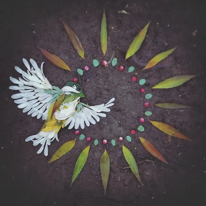 Artist Uses Leaves And Flowers To Create Mesmerizing Bird Portraits (30 Pics)