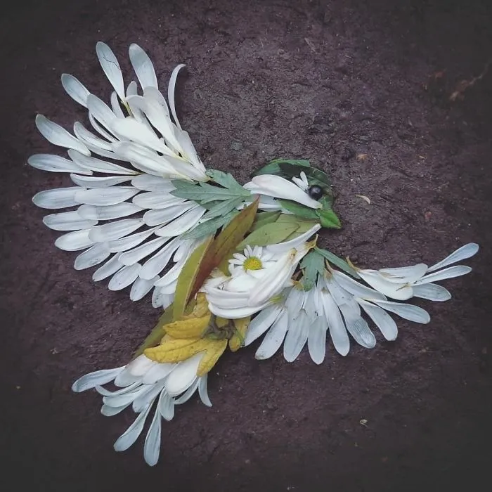 Artist Uses Leaves And Flowers To Create Mesmerizing Bird Portraits (30 Pics)