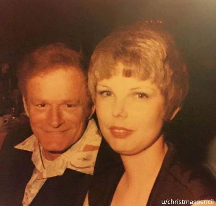 People Submit Their Most Awkward Family Pics To This Instagram Account, And Here Are 50 Of The Funniest Ones