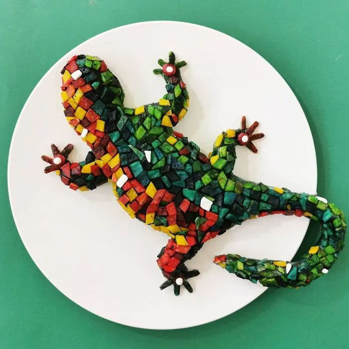 Kids Encourage Their Mom To Post Her Food Art On The Internet, And She Goes Viral (30 Pics)
