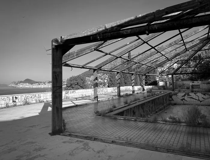I Photograph Luxury Hotels That Were Abandoned After The Yugoslavia War (32 Pics)