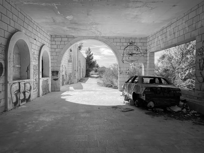 I Photograph Luxury Hotels That Were Abandoned After The Yugoslavia War (32 Pics)