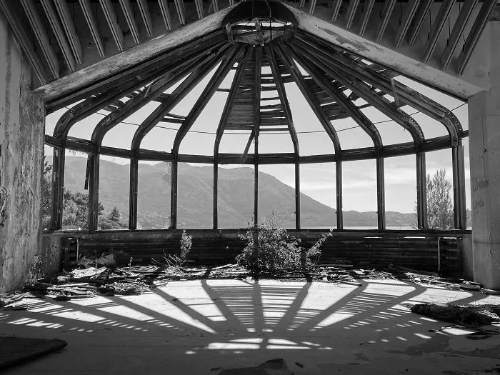I Photograph Luxury Hotels That Were Abandoned After The Yugoslavia War (32 Pics)