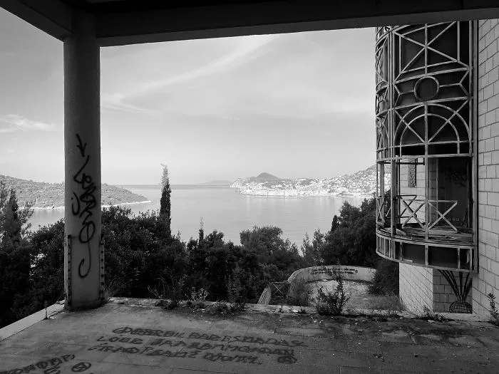 I Photograph Luxury Hotels That Were Abandoned After The Yugoslavia War (32 Pics)
