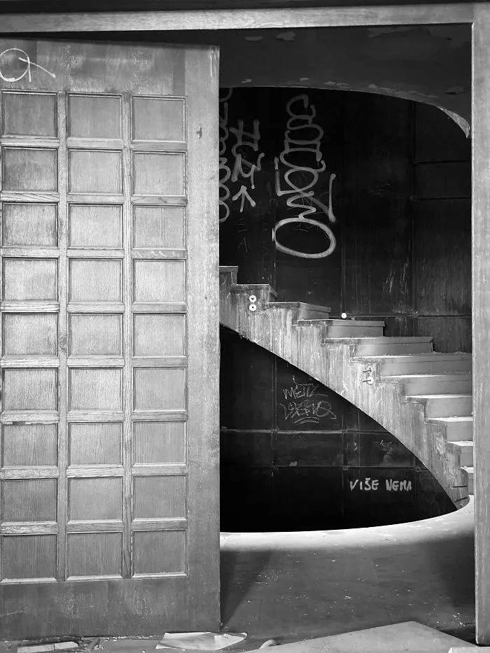 I Photograph Luxury Hotels That Were Abandoned After The Yugoslavia War (32 Pics)