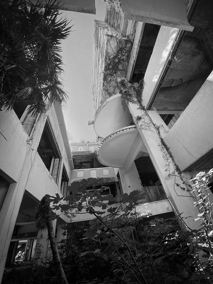 I Photograph Luxury Hotels That Were Abandoned After The Yugoslavia War (32 Pics)