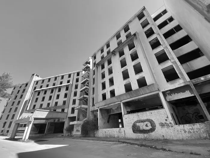 I Photograph Luxury Hotels That Were Abandoned After The Yugoslavia War (32 Pics)