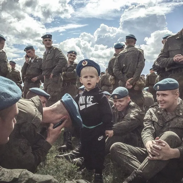 Photographer Reveals Peculiarities Of Russian Daily Life In A Unique Way