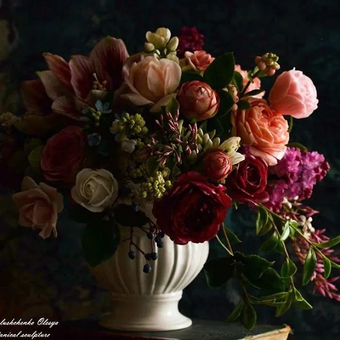 Woman Works As Hydraulics Engineer, But Leaves For Maternity Leave And Starts Making Realistic Porcelain Flowers