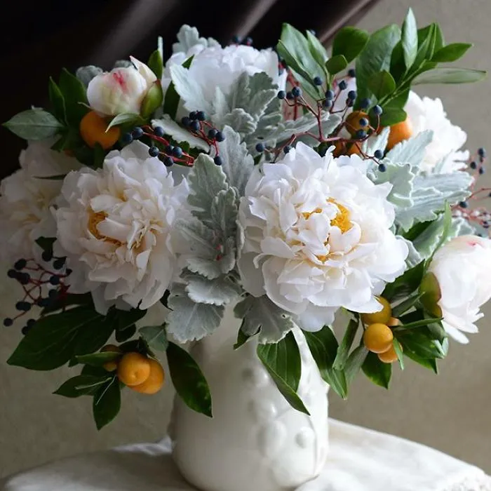Woman Works As Hydraulics Engineer, But Leaves For Maternity Leave And Starts Making Realistic Porcelain Flowers