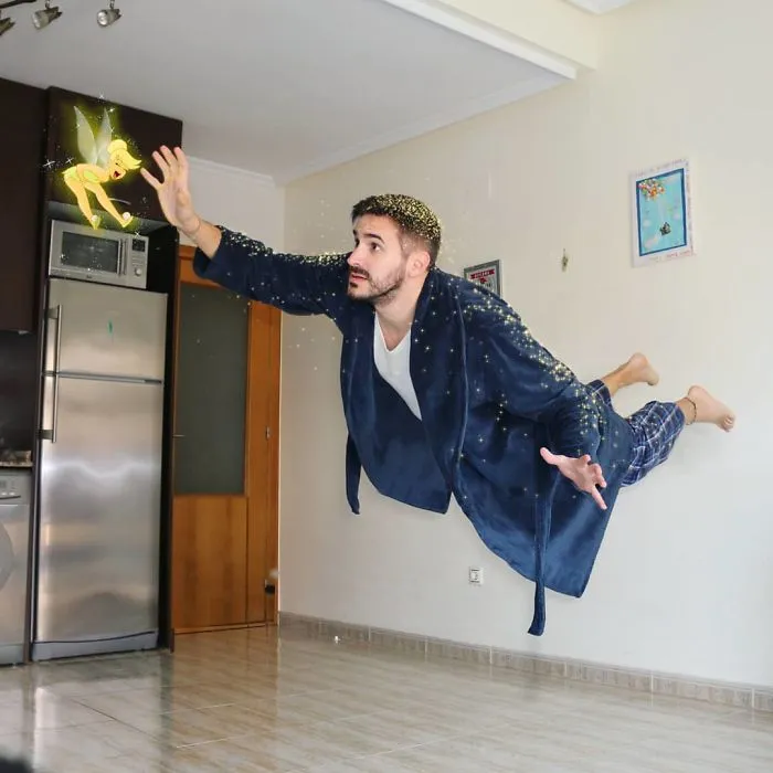 Este hombre mete a personajes Disney en sus fotos y parece que se divierten juntos (30 imágenes)