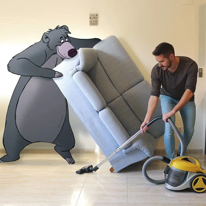 Este hombre mete a personajes Disney en sus fotos y parece que se divierten juntos (30 imágenes)