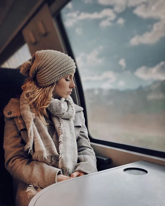 Esta mujer retrata con su iphone a desconocidos que se encuentra yendo al trabajo, y el resultado es impresionante (30 fotos)