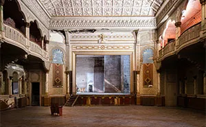 I Visited This Abandoned Movie Theater To Capture These 16 Photographs