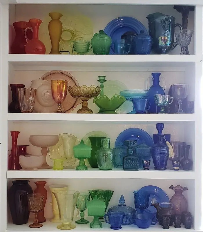 Llevo año coleccionándolas de 2ª mano, son de los años 30 o de mitad de siglo. Me hace feliz mirar el estante