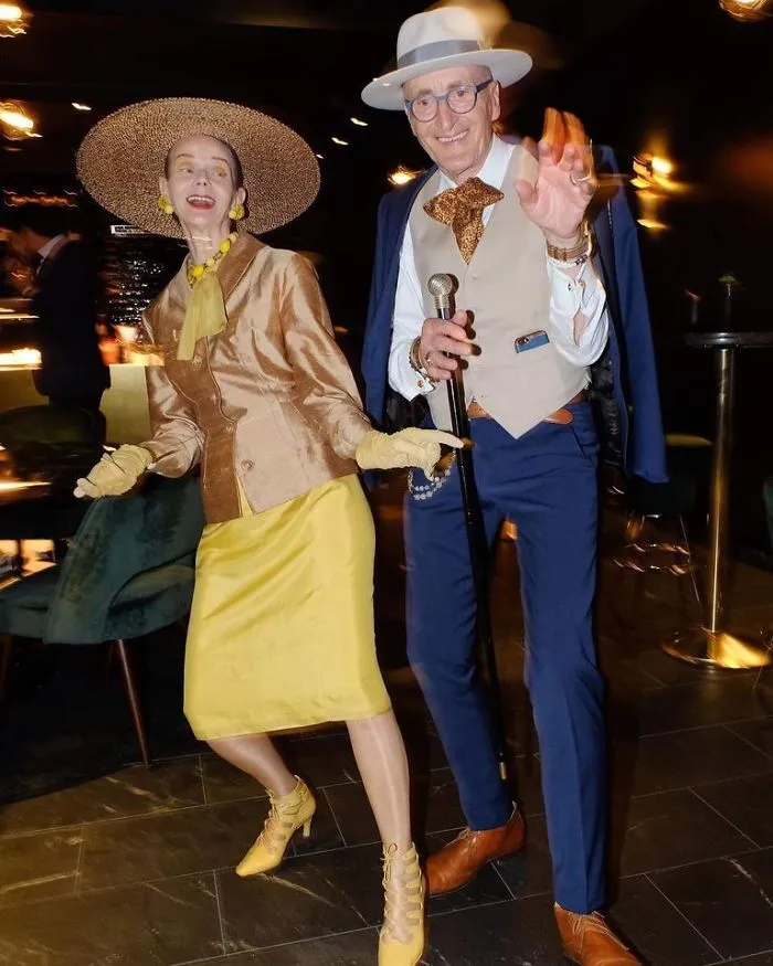 Esta anciana pareja alemana causa sensación cada vez que sale a la calle (30 fotos)