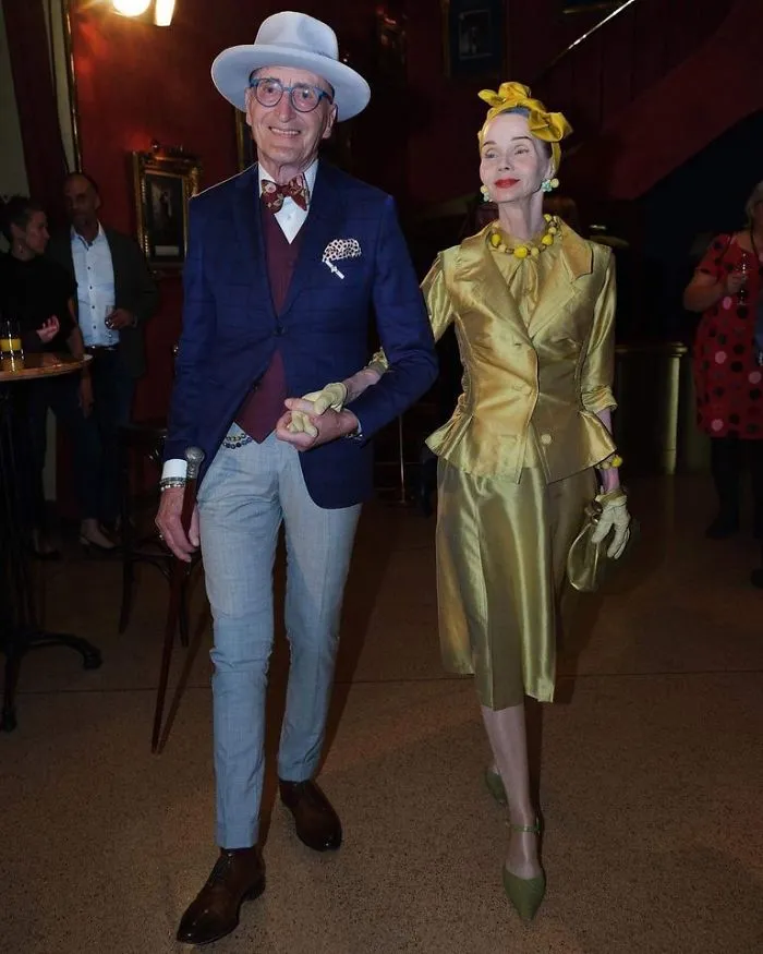 Esta anciana pareja alemana causa sensación cada vez que sale a la calle (30 fotos)