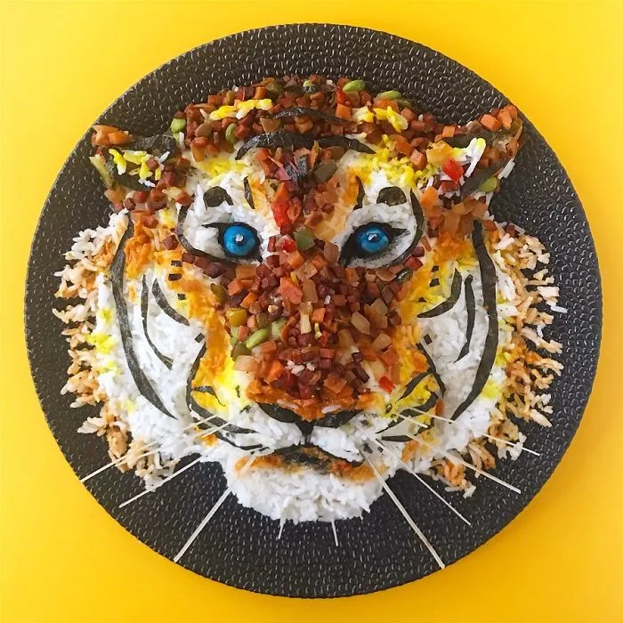 Kids Encourage Their Mom To Post Her Food Art On The Internet, And She Goes Viral (30 Pics)