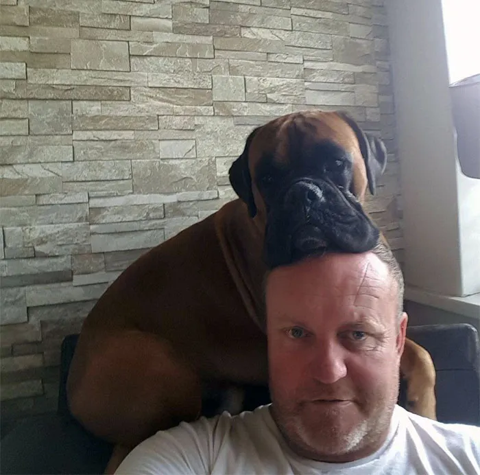 Mi padre acaba de aprender a usar la cámara frontal