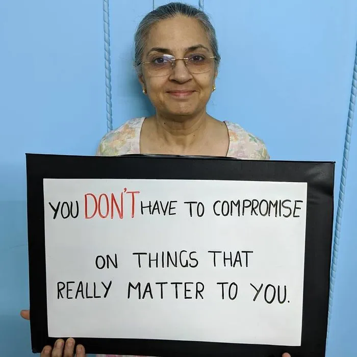 Esta madre india se vuelve viral después de que su hijo la convenciera de escribir su sabiduría en carteles y compartirlos en Instagram (25 fotos)
