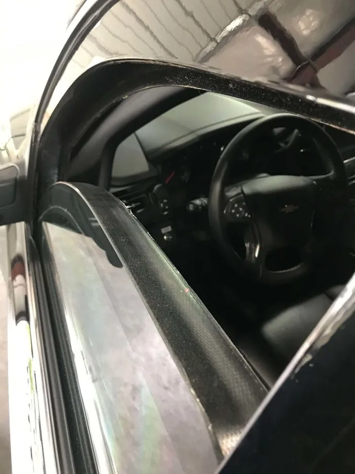 Vehículo de seguridad privada con cristal a prueba de balas. El resto del coche está igualmente protegido