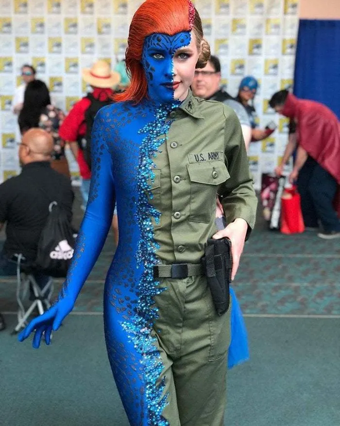 Cosplay de Mística a medio transformar (de Magnetomystique)