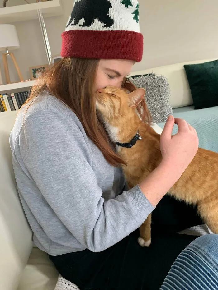 10 minutos tras adoptar a este chico callejero