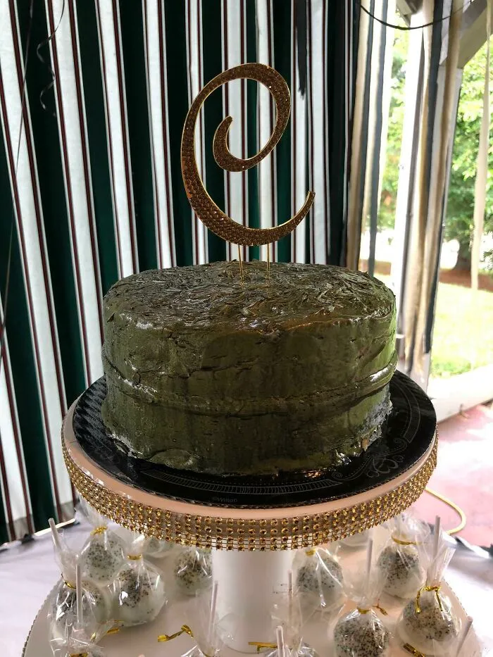 The "Gold" Cake At My Sister's Wedding Last Night