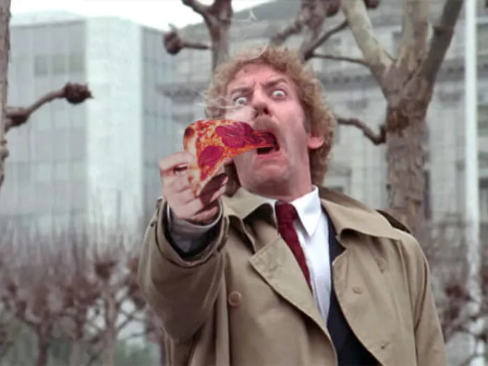 People Photoshop Hot Pizzas Into Horror Movie Scream Scenes And It Somehow Makes Sense (24 Pics)