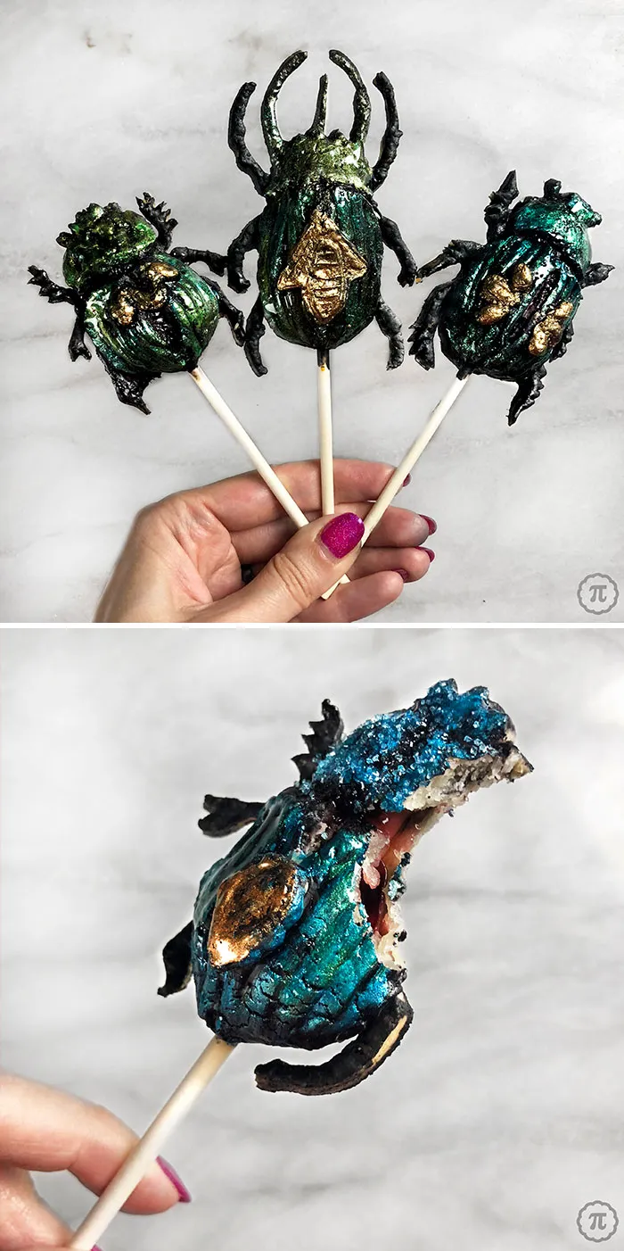 Baker Comes Up With The Spookiest Halloween Pies, And Here Are 29 Of Her Best Ones (New Pics)